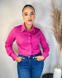 Camisa con brillos en el cuello