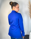 Camisa con brillos en el cuello