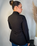 Camisa con brillos en el cuello