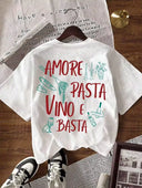 Franela unicolor con diseño impreso de letras en la parte trasera