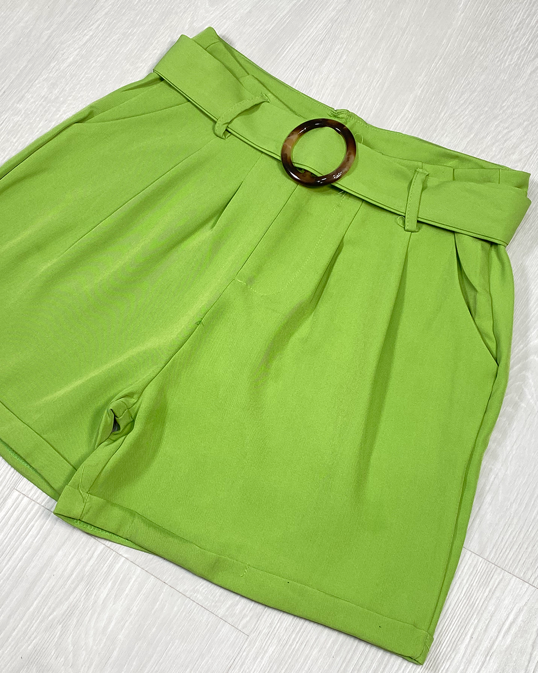 Shorts de vestir con cinturón