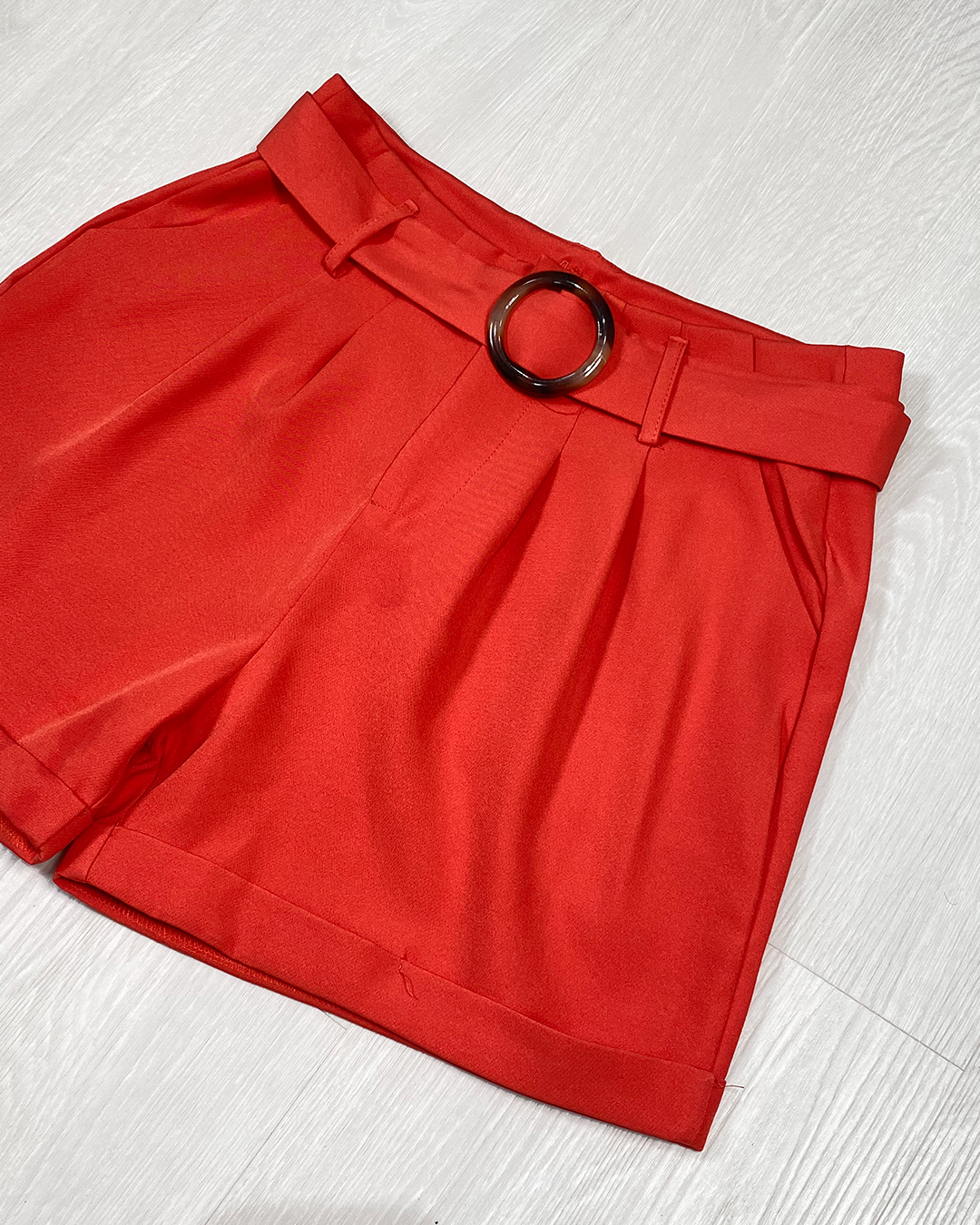 Shorts de vestir con cinturón