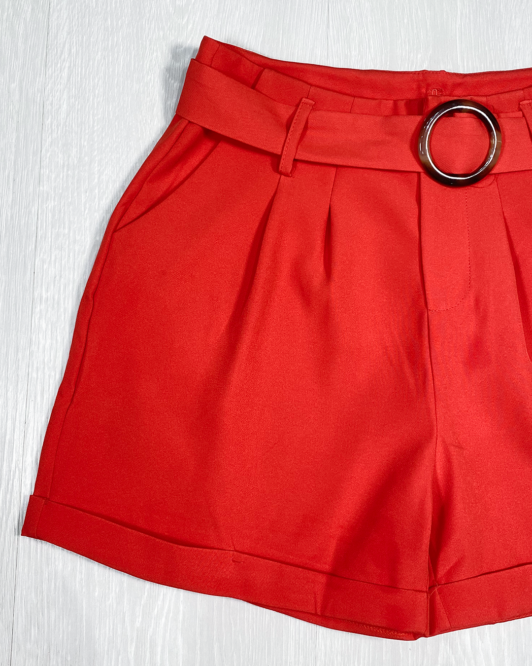 Shorts de vestir con cinturón