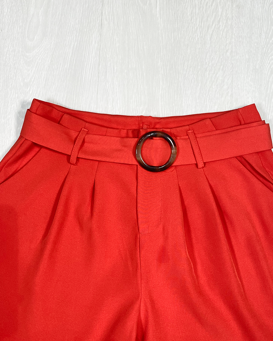 Shorts de vestir con cinturón