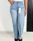 Jeans baggy con rasgados