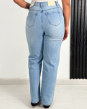 Jeans baggy con rasgados