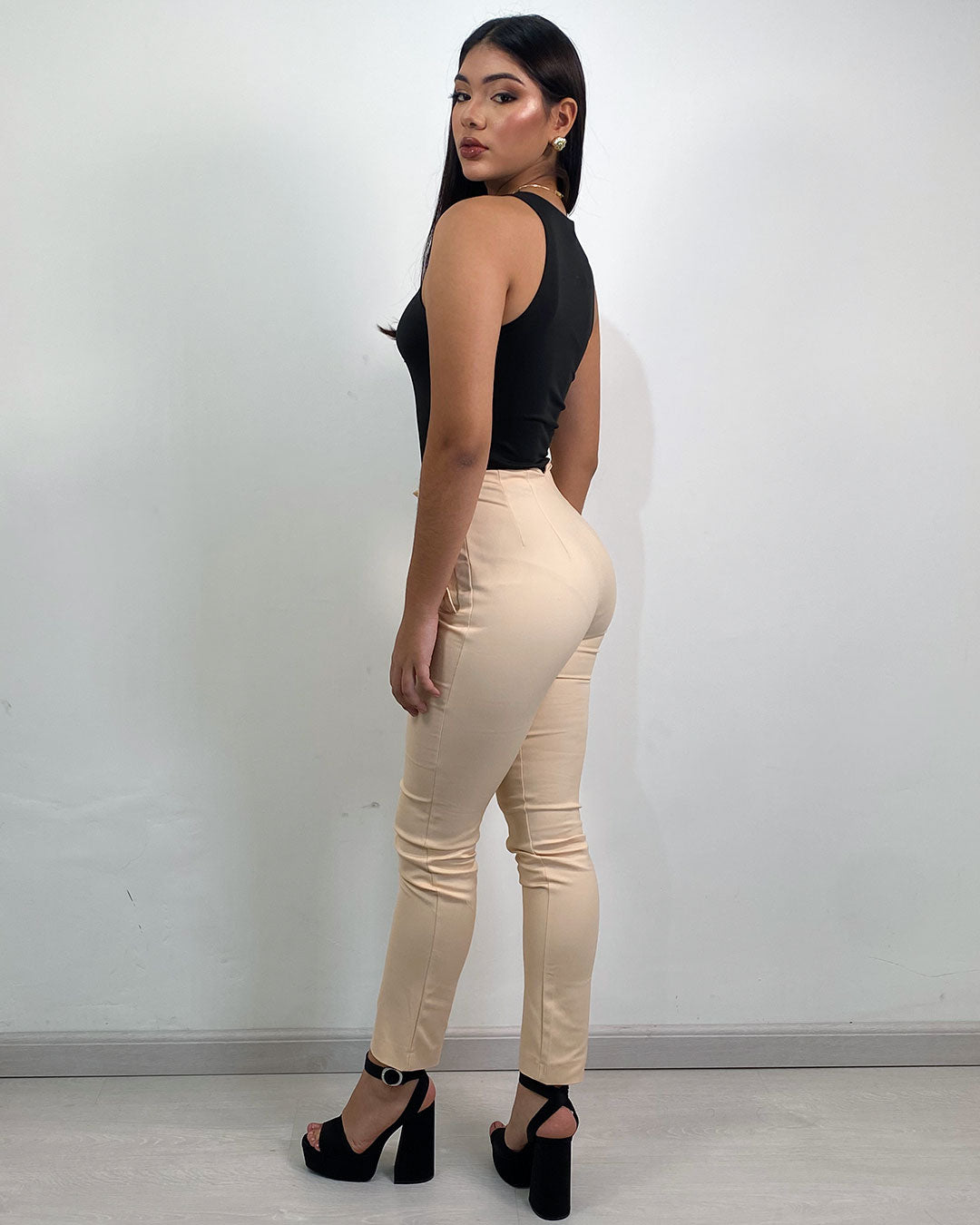 Pantalon tipo zara ajustado