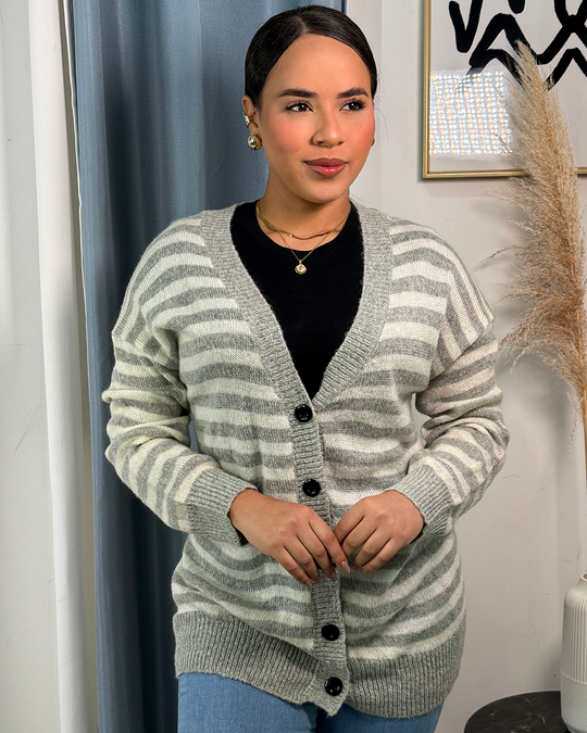 Sobretodo tejido con botones