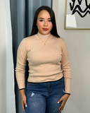 Sueter tejido cuello semi alto Con diseño en los bordes