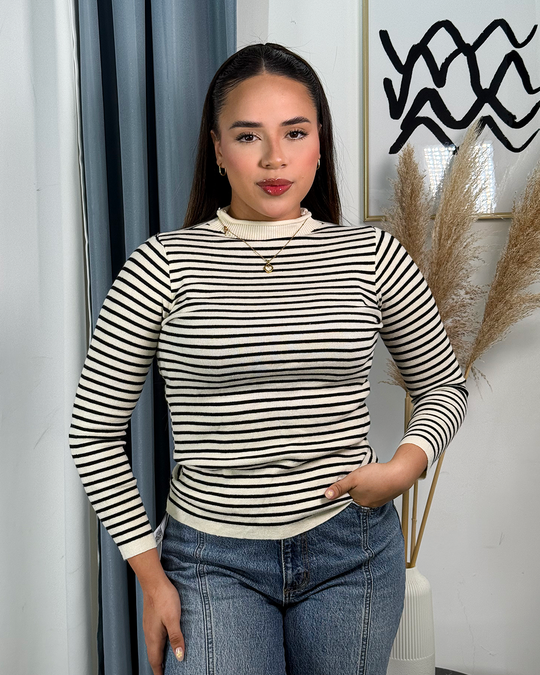 Sueter de rayas cuello semi alto