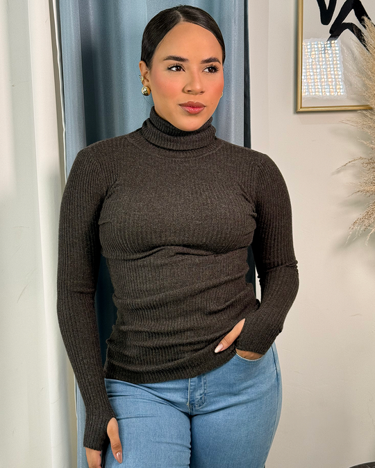 Sueter tejido ajustado cuello alto