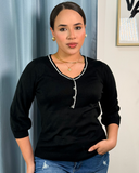 Sueter tejido con detalles blancos