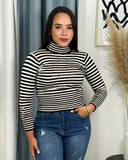 Sueter a rayas cuello alto con letras