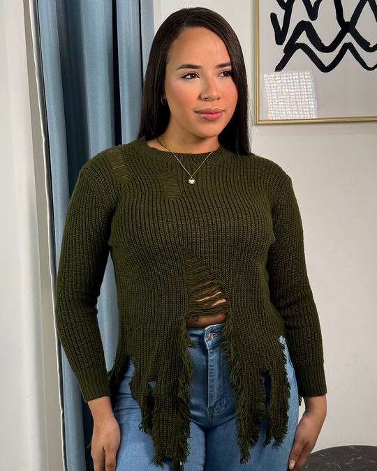 Sueter tejido con diseño rasgado