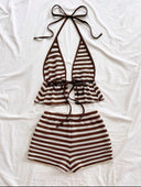 Conjunto de top halter sin espalda y shorts de raya
