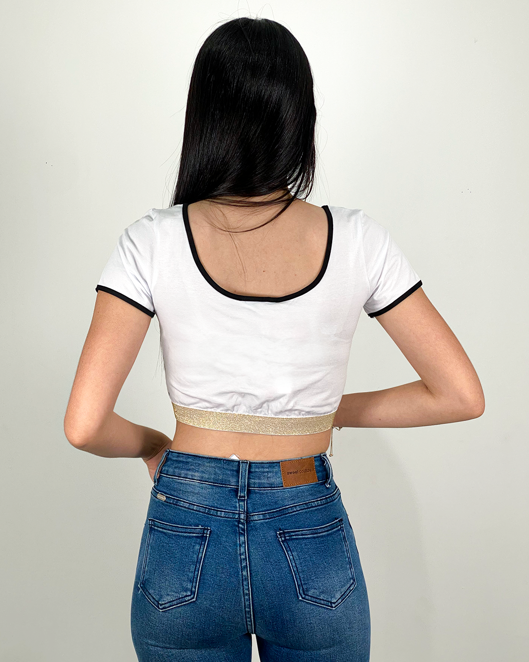 Tops basico con detalle brillante