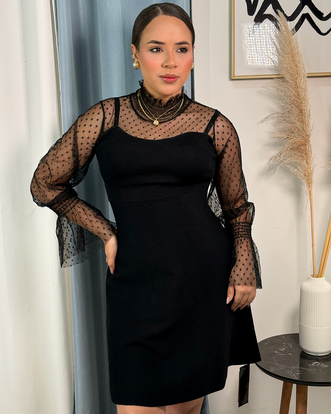 Vestido tejido largo con detalle en las mangas