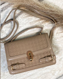 Cartera semi cuero con diseño de broche - ArmasStyle