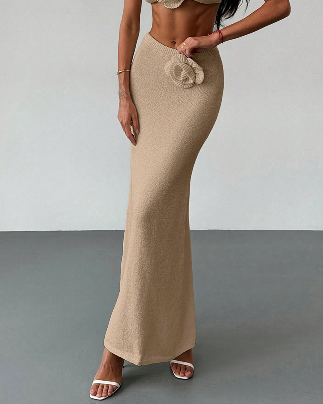 Falda cintura baja Con flor