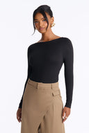 FASHION NOVA Body de manga larga con cuello barco Becky - ArmasStyle
