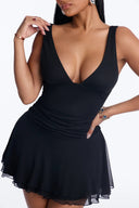 FASHION NOVA Mini vestido de malla Loving Life con volado cuello halter - ArmasStyle