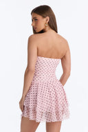 FASHION NOVA Mini vestido Evie de malla con volantes y sin tirantes estampado de lunares - ArmasStyle