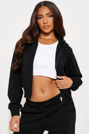 FASHION NOVA Sudadera corta con capucha Kinsley - ArmasStyle