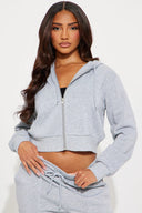 FASHION NOVA Sudadera corta con capucha Kinsley - ArmasStyle
