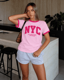 Franela unicolor con diseño impreso y bordes en contraste NYC - ArmasStyle