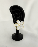 Pendientes de tachuela con diseño de flor esmaltado de nácar de acero inoxidable - ArmasStyle