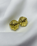 Pendientes de tachuela con diseño de ostra enchapados en oro 14k de acero inoxidable - ArmasStyle