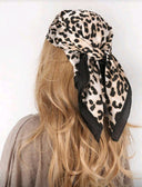 Pañuelo de saten estampado de 70*70 cm