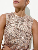 Vestido largo elegante de mujer cuello redondo