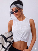 Franelilla deportiva corta con nudo frontal