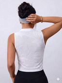 Franelilla deportiva corta con nudo frontal
