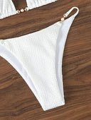 Conjunto de bikini unicolor con detalle dorado