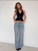 Blusa de tirantes con cuello en V y volado