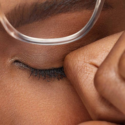 Máscara de Pestañas Resistente al Agua Colossal Maybelline