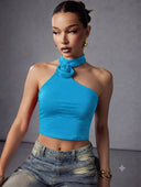 Tops con flor de relivere en el cuello - ArmasStyle