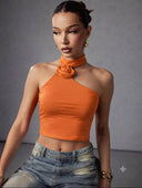 Tops con flor de relivere en el cuello - ArmasStyle