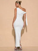 Vestido elegante con abertura y hombros asimetrico - ArmasStyle