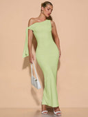 Vestido elegante con abertura y hombros asimetrico - ArmasStyle