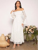 Vestido largo con encaje y hombros al aire - ArmasStyle